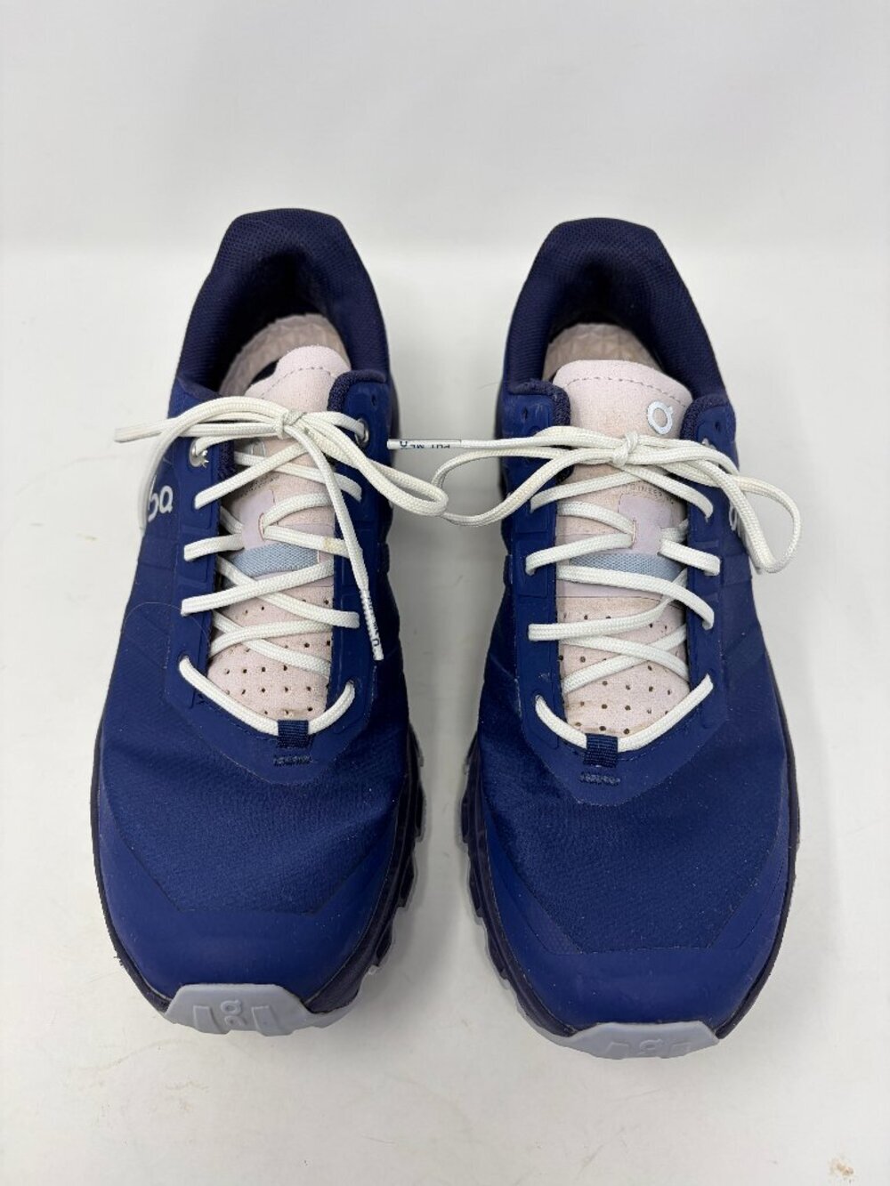ON Running Cloudventure shoes women's 8.5 blue